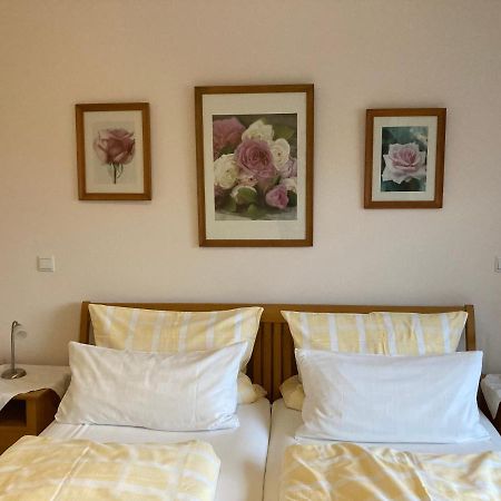 Landhaus-Apartments Wattenheim ภายนอก รูปภาพ