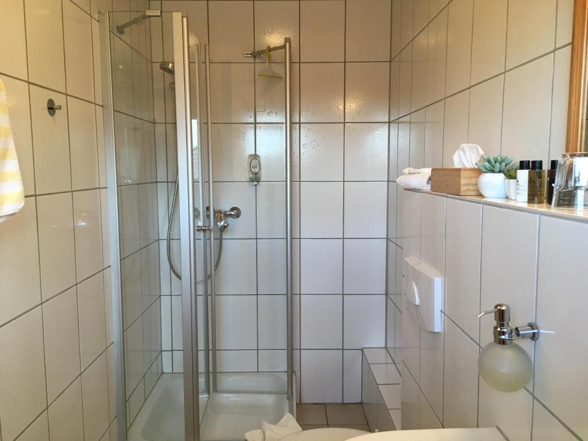 Landhaus-Apartments Wattenheim ภายนอก รูปภาพ