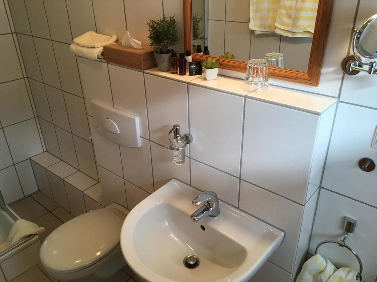 Landhaus-Apartments Wattenheim ภายนอก รูปภาพ