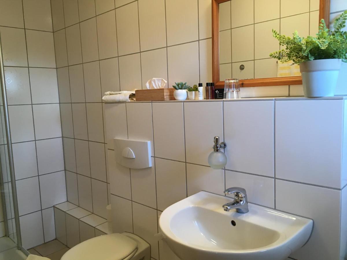 Landhaus-Apartments Wattenheim ภายนอก รูปภาพ
