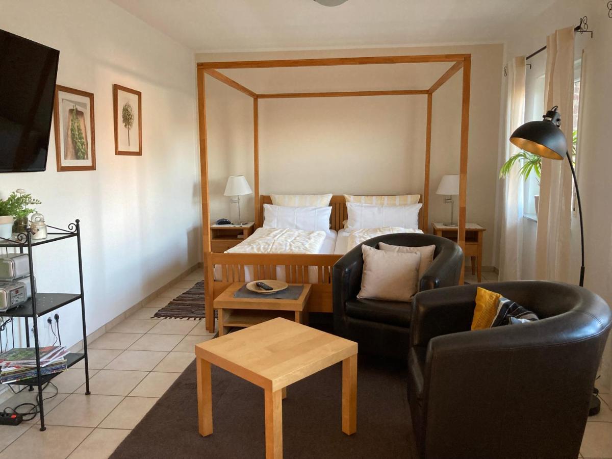 Landhaus-Apartments Wattenheim ภายนอก รูปภาพ