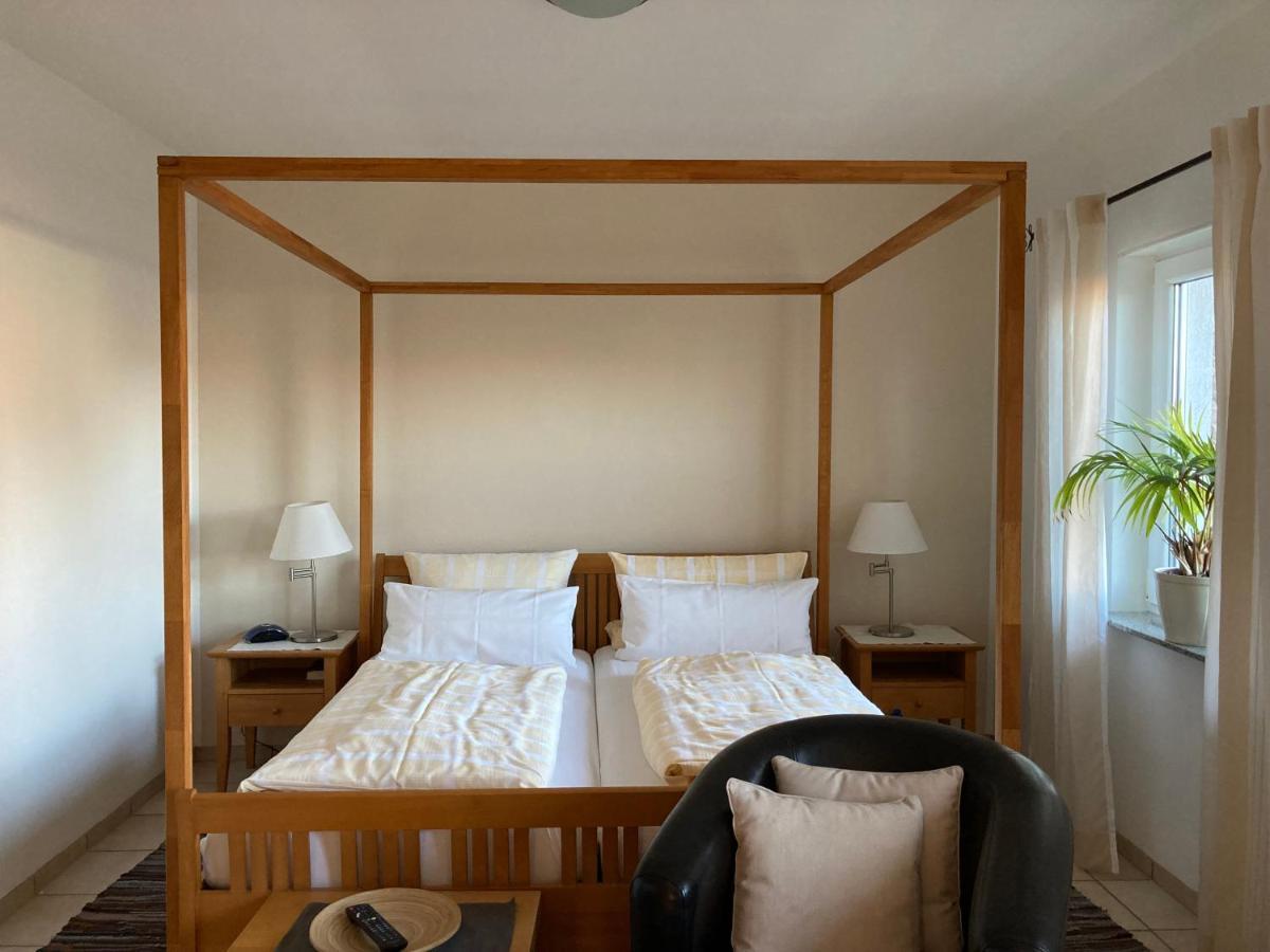Landhaus-Apartments Wattenheim ภายนอก รูปภาพ